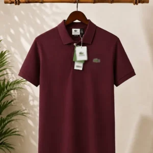 Elegant maroon polo T-shirt